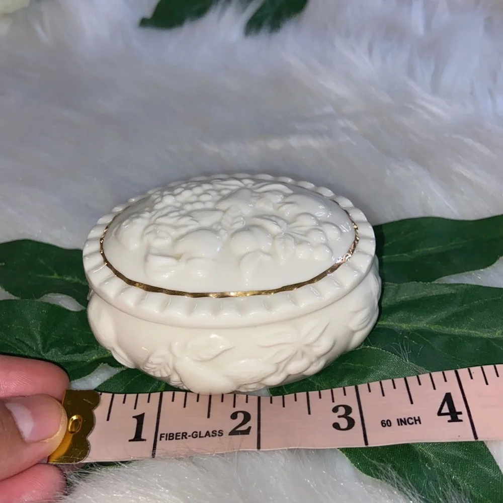 Vintage 1998 Lenox Fruits Of Life Handcrafted Porcelain Ceramic Trinket Box